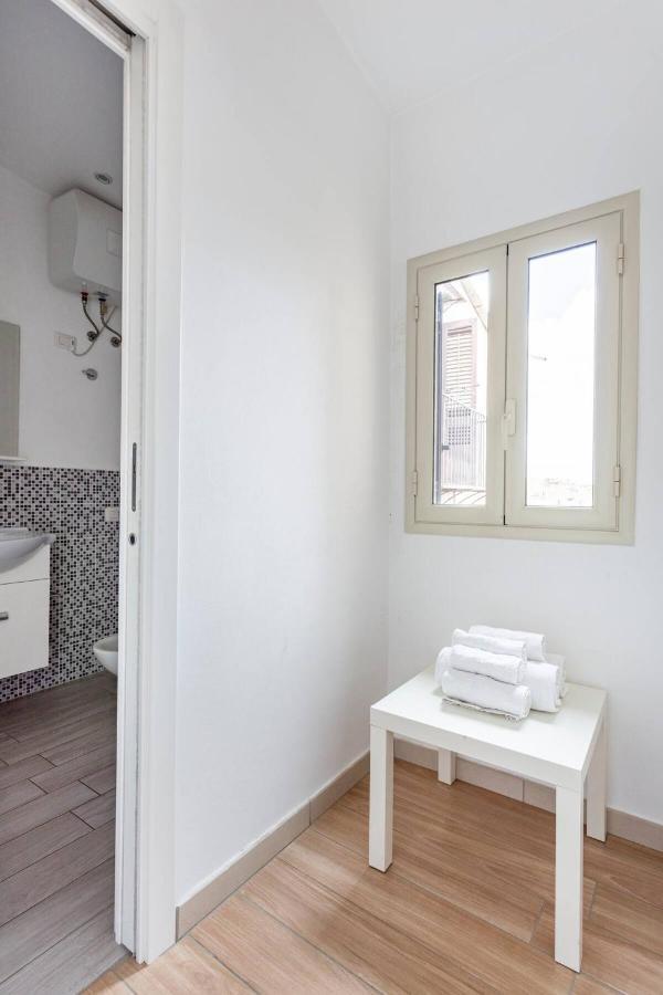 Frank'S House - Appartamento Con Terrazzo In Centro Παλέρμο Εξωτερικό φωτογραφία